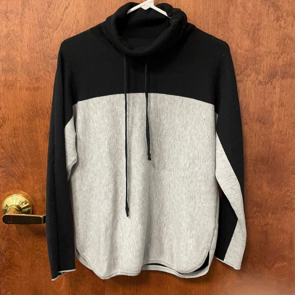 NWOT Rachel Zoe sweater